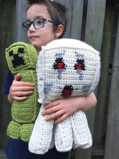 Free Minecraft crochet patterns Minecraft Crochet Patterns, Minecraft Crochet, Bernat Super Value Yarn, Minecraft Pattern, Crochet Stuffies, Light Worsted Weight Yarn, Craft Crochet, Minecraft Room, Minecraft Crafts