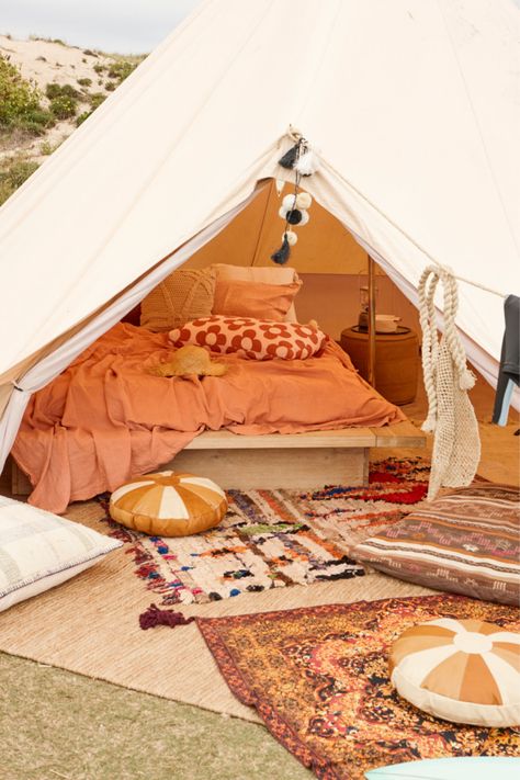 Zelt Camping Hacks, Simple Rugs, Canvas Tent Camping, Tents Camping Glamping, Real Living Magazine, Wedding Rug, Tent Ideas, Zelt Camping, Rental Ideas