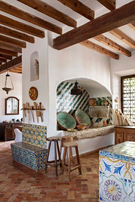 Hacienda Style Kitchen, Hacienda Homes, Spanish Home Decor, Casa Cook, Hacienda Style Homes, Decor Ideas Bedroom, Home Design Inspiration, Mexican Home Decor, Mexican Home