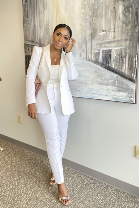 White Church Outfit, Soft Feminine Outfits, Cute Professional Outfits, Feminine Outfits, Fashionable Work Outfit, Home Wear Women, Business Attire Women, Corporate Attire, Professional Outfits Women