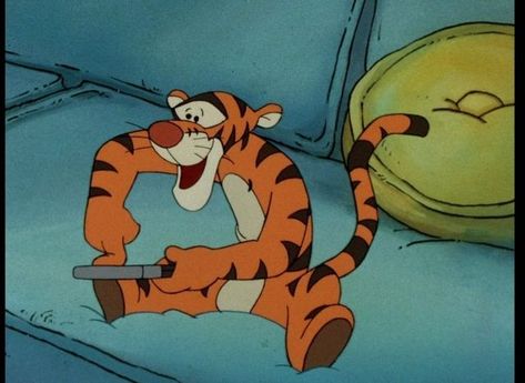 Tigger And Eeyore Wallpaper, Tigger Disney Wallpaper, Tiger And Winnie The Pooh, Vintage Tigger Drawings, Winnie The Pooh Tigger Piglet Eeyore, Winnie The Pooh Memes, Tigger Winnie The Pooh, Winnie The Pooh Pictures, The Wiggles