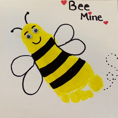 Bumble Bee Footprint, Bumble Bee Footprint Craft, Bumblebee Handprint Craft, Bug Handprint Art, Bumble Bee Art Preschool, Spring Footprint Art, Bee Footprint Art, Bee Crafts Preschool, Bee Footprint