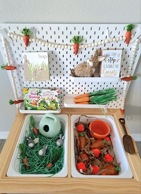 Sensory Table Ideas, Baby Sensory Classes, Flisat Table, Sensory Play Toddlers, Ikea Flisat, Toddler Sensory Bins, Easy Toddler Activities, Art Activities For Toddlers, Baby Sensory Play