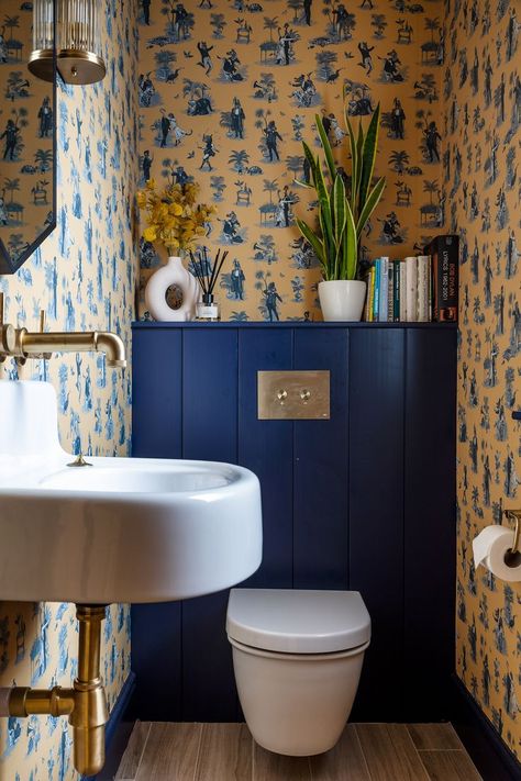 Yellow and blue cloakroom design Cloakroom Toilet Downstairs Loo, Cloakroom Wallpaper, Small Toilet Decor, Small Cloakroom, Small Bathroom Wallpaper, Small Downstairs Toilet, Blue Colour Scheme, Cloakroom Toilet, Wc Design