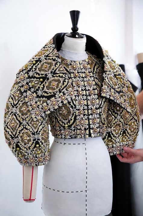 Haute Couture Embroidery, Ralph Russo, Ralph And Russo, Couture Embroidery, Couture Mode, Couture Details, Embroidery Fashion, Fashion Details, Costume Design