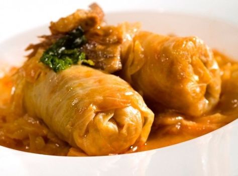 Sarma – originated from Turkey, prepared in the Balkan, Mongolia, Armenia, Iraq… Croatian Cakes, Sarma Recipe, Bosnian Food, Amazing Dinners, Albanian Food, Croatian Cuisine, Macedonian Food, Bosnian Recipes, Winter Dishes