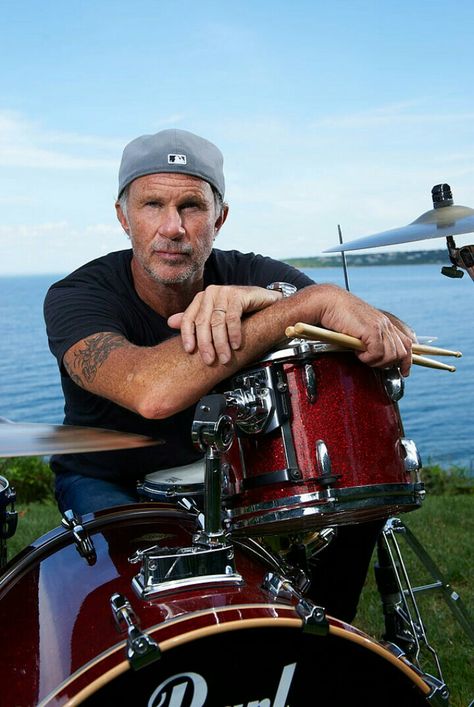 Chad Smith RED HOT CHILI PEPPERS Chad Smith Drums, Chad Smith 90s, Chad Smith, Hottest Chili Pepper, Chilli Pepper, Red Hot Chili Peppers, Chili Peppers, Hot Chili, Drum Kits