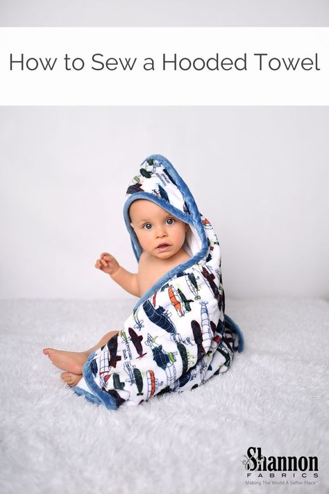 Baby Towels Hooded Diy, Bathrobe Pattern, Hooded Towel Tutorial, Baby Beach Towel, Baby Hooded Bath Towel, Dog Crate Cover, Baby Robes, Tutorial Sewing, Diy Towels