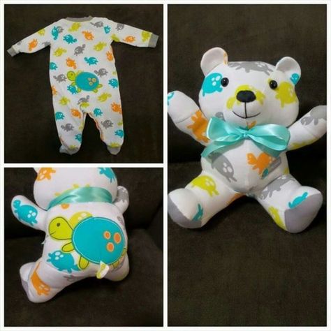 This has to be the best thing to do with a onesie after your baby has outgrown it. Artists and crafty moms are turning those old baby clothes into teddy bears and parents are loving them. These... Memory Bears Pattern Free, Fold Towels, Old Baby Clothes, Baby Diy Sewing, Memory Bears Pattern, Diy Sy, Baby Clothes Quilt, Bear Patterns Free, Baby Teddy Bear