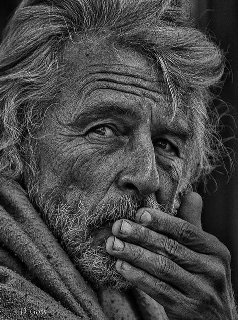 Age gracefully #photographypeople Man On The Street, Old Man Portrait, Street Portraits, 얼굴 드로잉, Old Faces, Street Portrait, Face Photography, World Best Photos, Human Face