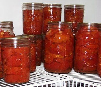 Canning Previously Frozen Tomatoes – You Asked It! Frozen Tomatoes, Canning Tomatoes Recipes, Freezing Tomatoes, Preserving Tomatoes, Freezing Vegetables, Canning Salsa, Canning Vegetables, Canning Food Preservation, Water Bath Canning