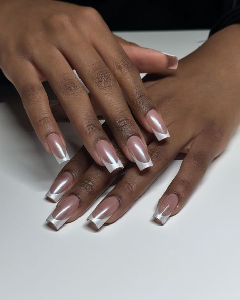 French tip press on set💫 . ✨PRESS ONS✨ . #briellenailedit #nailsnailsnails #nailsofinstagram #naildesign #pressonnails #gelxtips #nailartist #nailsdid Chrome Tips Square, French Tip Chrome Nails Square, Pearly French Tip Nails, Minimal French Nails, French Nails With Chrome, French Tip Chrome Nails, Chrome French Tip, Chrome French, Pearl Nails