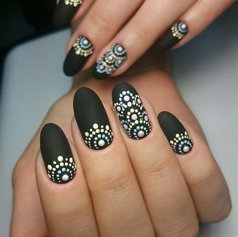 Simple Dotted Nail Art, Simple Mandala Nail Art, Indian Inspired Nail Art, Dot Mandala Nail Art, Dot Work Nail Art, Indian Nail Art Designs, Mandala Nail Art Design, London Inspired Nails, Indian Nails Design