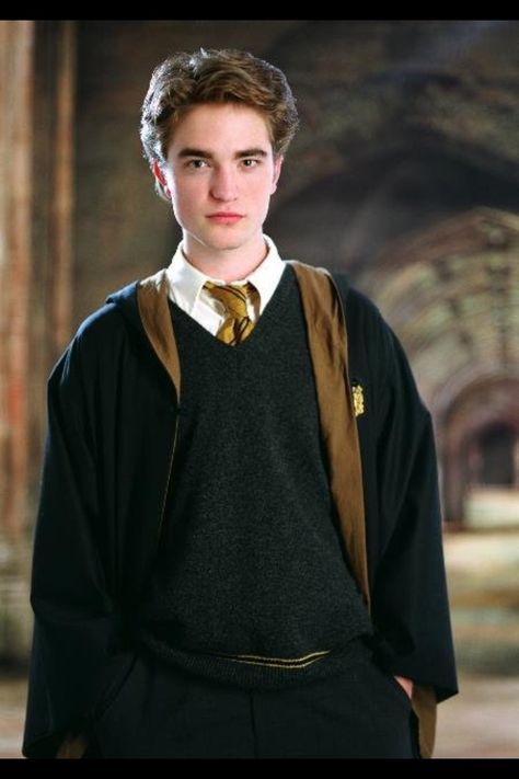 Love him as Edward Cullen... But he'll always be Cedric Diggory to me :) Harry Potter Humor, Harry Potter Goblet, Glume Harry Potter, Robert Pattinson Twilight, Harry Potter Wall, Powerful Pictures, Buku Harry Potter, The Goblet Of Fire, Harry Potter Hufflepuff