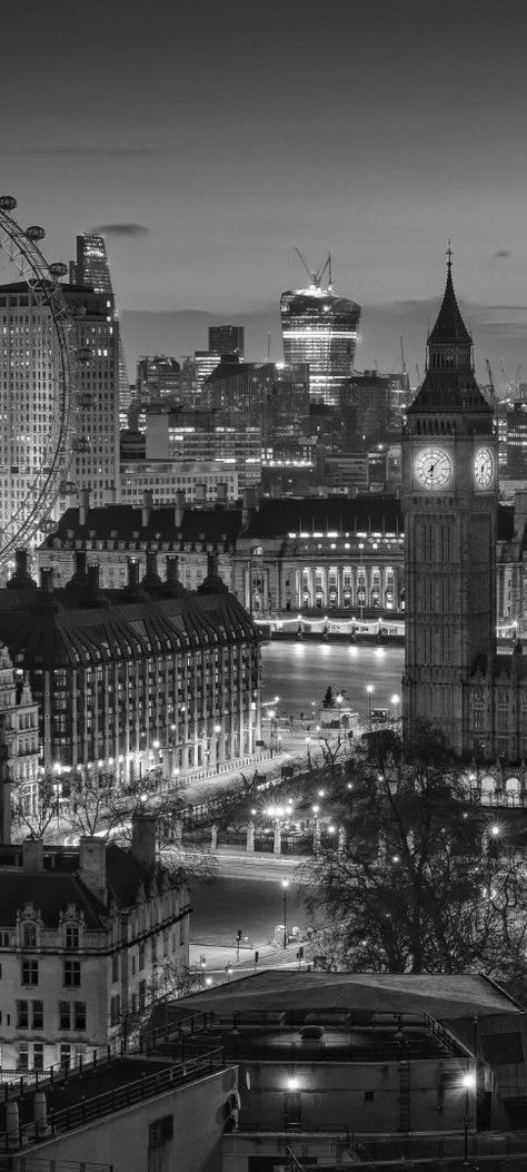 Black And White Aesthetic Travel, Wallpaper Backgrounds London, Dark London Wallpaper, Succession Vibes, London Iphone Wallpaper, London City Wallpaper, Black And White Iphone Wallpaper, Landscape Photography Black And White, London Black And White