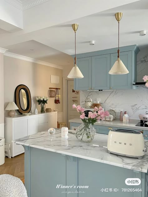 Baby Blue Kitchen Ideas, Kitchen Isle, Shifting Inspiration, Small Kitchen Design Apartment, Blue White Kitchens, Light Blue Kitchens, Coastal Kitchen Decor, Kitchen Colour, Kitchen Layout Plans