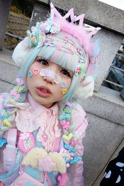 pastel decora kawaii | Harajuku&kawaii style | Pinterest Decora Outfits, Decora Aesthetic, Decora Fashion, Decora Harajuku, Style Dr Martens, Harajuku Decora, Anting Manik, Estilo Harajuku, Outfit Essentials