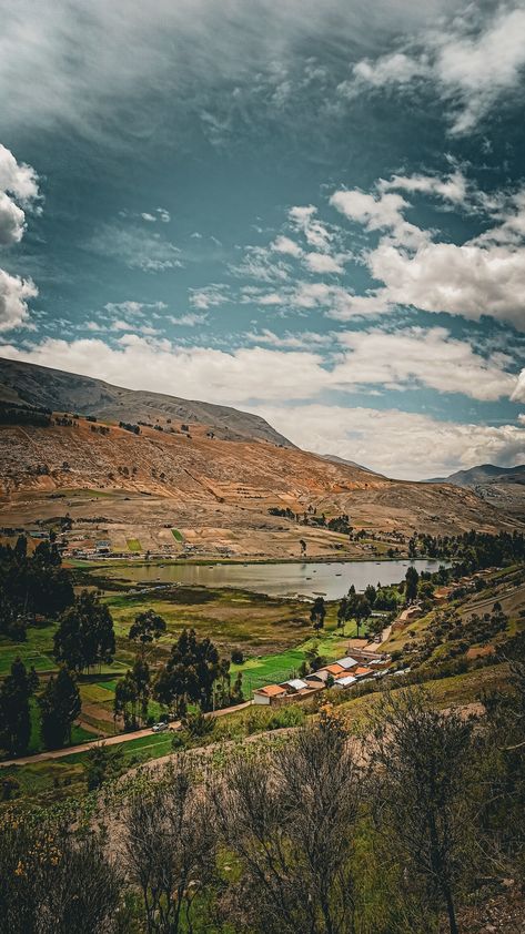 Esta foto fue tomada desde las ruinas de Arwaturo #Huancayo #Ñahuipuquio #Valledelmantaro #Peru #paisajes Peru Trip, Peru Travel, Romantic Movies, Machu Picchu, Peru, Childrens Books, Mood Board, Natural Landmarks, Iphone