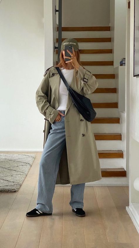 Trench Coat Outfit Fall, Trenchcoat Outfit, Trench Outfit, Trench Coat Fall, Italy Fits, Trip Outfit, Green Trench Coat, Trench Coat Outfit, Style Evolution