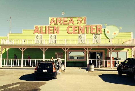 What to Do in Las Vegas That You Can't Do Anywhere Else - Thrillist Vegas Christmas, Las Vegas Summer, Vegas Trip Planning, Area 51 Aliens, Mini Mart, Florida Camping, Rest Stop, What Happens In Vegas, Visit Las Vegas