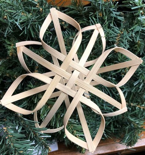 Swedish Advent Star Star Woven Weave Scandinavian Nordic - Etsy Swedish Christmas Decorations, Swiss Christmas, Christmas Ornament Wall, Ornament Wall, Basket Making, Swedish Christmas, Paper Ornaments, Nordic Christmas, Wise Men