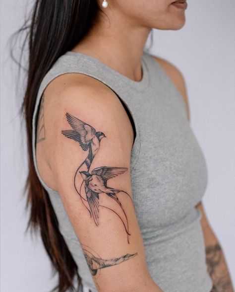 Bird Hand Tattoo, Bird Tattoo Sleeves, Bird Tattoos Arm, Swallow Bird Tattoos, Red Bird Tattoos, Bird Tattoos For Women, Tattoo 2024, Sparrow Tattoo, Swallow Tattoo