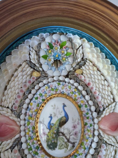 Sailor Valentines, Vintage Oval Frame, Seashell Creations, Coastal Creations, Rustic Wood Wall Art, Art Display Kids, Shell Craft, Shell Flowers, Nautical Crafts