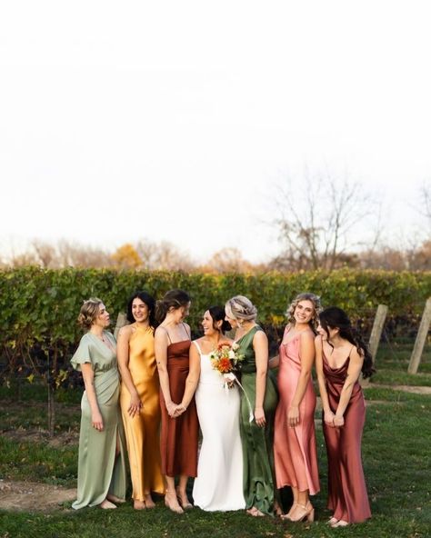 Sunset Fall Color Wedding Vibes Fall Sunset Wedding Colors, Sunset Color Wedding, Sunset Orange Wedding, Fall Color Wedding, Sunset Wedding Colors, September Wedding Colors, Fall Bridesmaid, September Autumn, Fall Bridesmaids