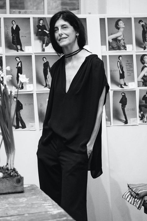 Nili Lotan, Queen of Tribeca, Still Attracts New Fans Like Gigi and Kendall After a Decade in the Business Gigi And Kendall, Tibi Style, Monochrome Style, Sophisticated Women, Paolo Roversi, Monochrome Fashion, Nili Lotan, Stylish Outfit, Summer Black