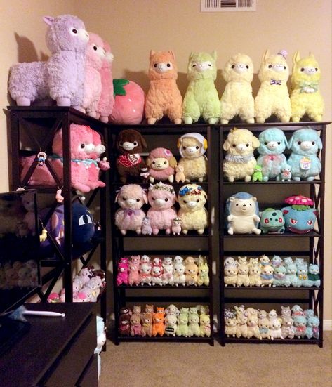 Alpaca Cartoon, Toy Collection Room, Alpaca Plushie, Llama Plush, Disney Bridal Showers, Hello Kitty Aesthetic, Anime Room, Kawaii Plush, Cute Birthday Cakes