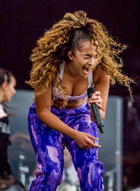 Ella Eyre Ella Eyre, Going Solo, Room Pictures, Ear Candy, Girl Group, Musician, Singing, Music, Beauty