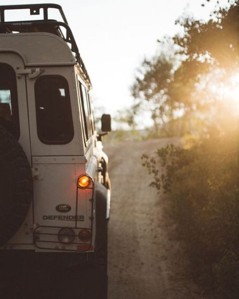 Land Rover Defender Aesthetic, Best Car Insurance, Land Rovers, Ex Machina, Car Travel, Car Photography, Land Rover Defender, International Travel, Car Insurance