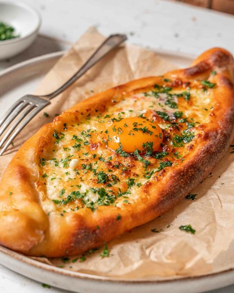 Georgian Cheese Bread – Cheat’s Khachapuri Georgian Cuisine, Middle East Recipes, Hot Cheese, Homemade Spice Blends, Pistachio Pudding, Light Meals, Meat Snacks, Casual Dining Restaurant, Cheese Topping