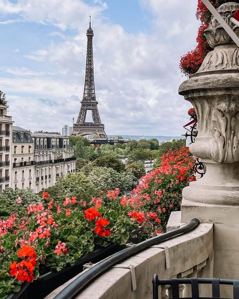 Balcony In Paris, Paris France Eiffel Tower, From Paris With Love, Plaza Athenee, Eiffel Tower In Paris, Paris View, Tower In Paris, Photo Tag, Paris Vibes