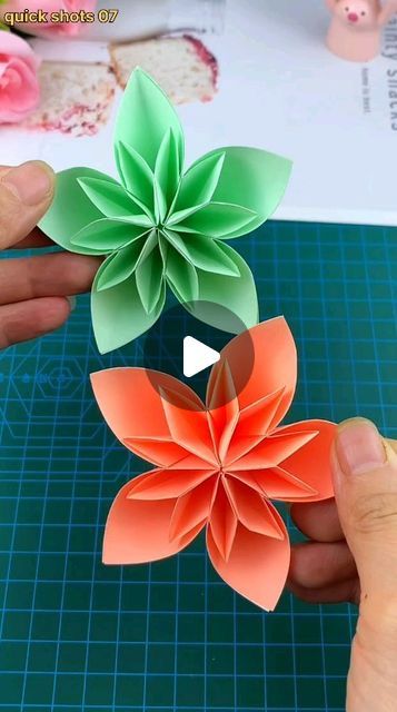 Oragami Ideas Cute Flower, 3d Origami Patterns, Flower Origami Easy, Simple Origami Flower, Oragami Flowers, Origami Flowers Easy, Oragami Ideas Cute, Paper Flowers Tutorial, Origami Japanese