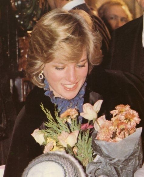 Princess Diana Aesthetic Princess Diana Photos, Princess Diana Pictures, Real Princess, Cardiff City, Princes Diana, Diana Fashion, Isabel Ii, Lady Diana Spencer, Diana Spencer