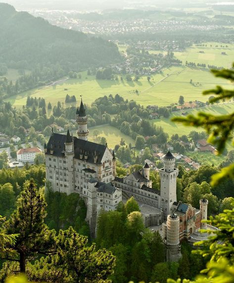 Bavaria Germany Aesthetic, Germany Beautiful Places, Bavaria Castle, Germany Houses, Beautiful Places In Germany, Castles In Germany, Germany Aesthetic, Castle In Germany, Germany Landscape