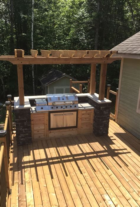 bbq grilling areas - AOL Image Search Results Grill Diy, Design Grill, Outdoor Grill Station, Diy Grill, Patio Grill, Outdoor Kitchen Countertops, Grill Station, Wooden Deck, Outdoor Kitchen Appliances