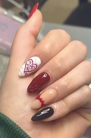 Marvel Avengers Nails, Scarlet Witch Nails Designs, Scarlet Witch Nail Art, Marvel Nails Simple, Simple Marvel Nails, Wanda Nails Marvel, Wandavision Nails, Wanda Maximoff Nails, Marvel Acrylic Nails