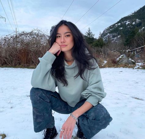 Adeline Rudolph, Grid Girl, Model Inspo, Drawing Inspo, Snow Day, Lalisa Manoban, Girl Crush, 90s Fashion, Trend Setter