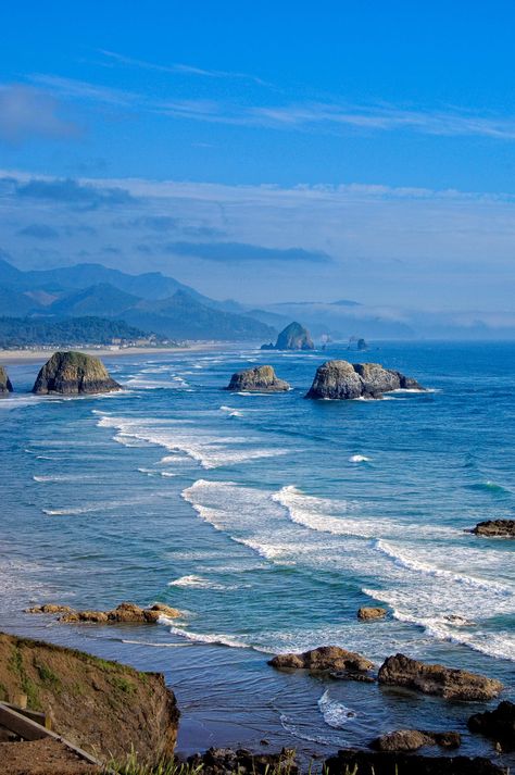 Canon Beach Oregon, Canon Beach, Oregon Beaches, Cannon Beach Oregon, Ocean Landscape, Cannon Beach, Beach Painting, Jolie Photo, Beautiful Places In The World