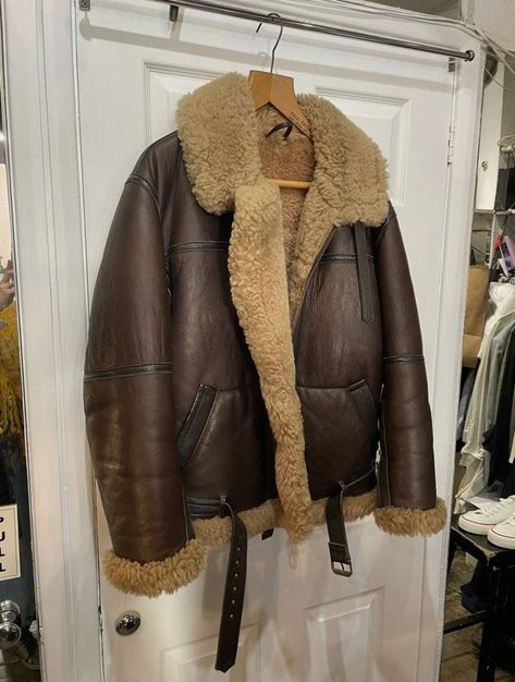 Flying Jacket, Pilot Jacket, Downtown Outfits, Concept Clothing, Leather Jacket Style, Aviator Jackets, Flight Jacket, Brown Jacket, Line Jackets