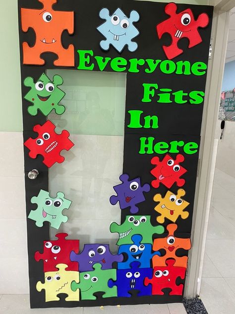 Classroom Door Art Ideas, School Cupboard Decoration, Inclusive Classroom Door Ideas, Elementary School Decorations, Easy School Bulletin Boards, Puzzle Classroom Door, Puzzle Door Decorations Classroom, Mental Health Door Ideas Classroom, Inclusion Door Decorations Classroom