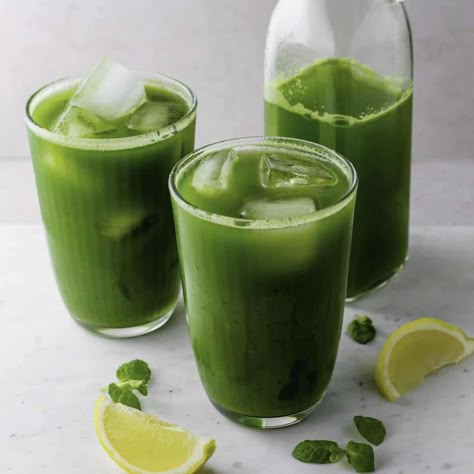 First Watch Kale Tonic Recipe, Kale Tonic First Watch Recipe, Green Smoothie Tropical Smoothie, Kale Tonic Recipe, Kale Drink, Kale Juice Recipes, Island Green Smoothie, Kale Smoothie Recipes, Drink Green Juice