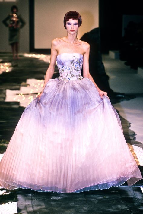 givenchy haute couture ‘japanese garden’ by alexander mcqueen s/s 1998 Alexander Mcqueen Couture, Alexander Mcqueen Runway, Givenchy Haute Couture, Vintage Haute Couture, Givenchy Couture, Runway Gowns, 90s Runway Fashion, Runway Fashion Couture, Runway Outfits