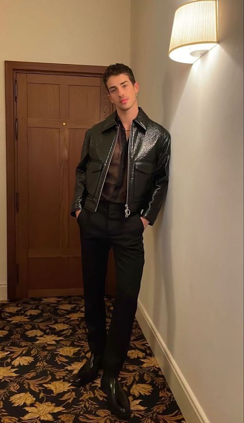 Bad Boy Outfits, Shirt Collar Design, Look 80s, Leather Jacket Outfit Men, Party Outfit Men, Party Outfits Night, Leather Jacket For Men, Leather Pants Outfit, Collar Leather Jacket