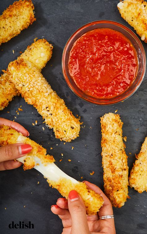 Mozzarella Sticks Photography, Veg Starters, Superbowl Appetizers, Mozzarella Recipes, Marinara Sauce Homemade, Airfryer Recipes, Homemade Marinara, Mozzarella Sticks, Ranch Seasoning