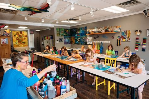 Glass Art Studio, Kids Art Studio Business, Art Class Studio, Cute Art Studio, School Art Studio, Dream Art Studio, Art Studio Interior, Art Studio Ideas, Childrens Art Studio