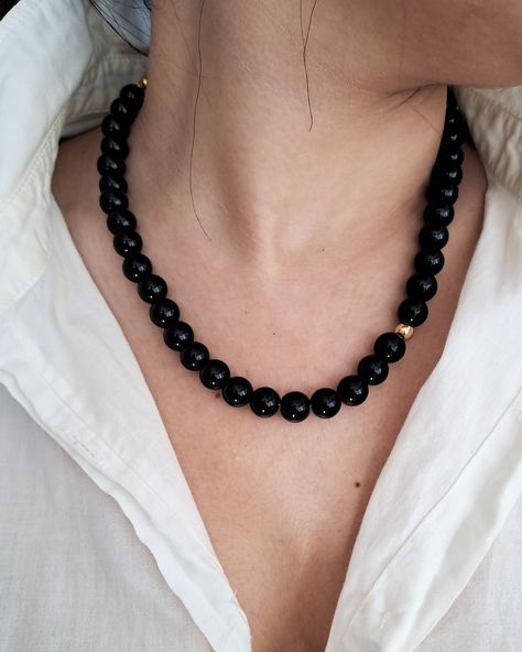 ★ Onyx ★ Adjustable bead Chain (16-17 inches) ★ Bead Necklace ★ Gold pladet Delicate Pearl Earrings, Silver Feather Necklace, Black Onyx Necklace, Store Ideas, Onyx Necklace, Tourmaline Necklace, Silver Feather, Emerald Necklace, Feather Necklaces