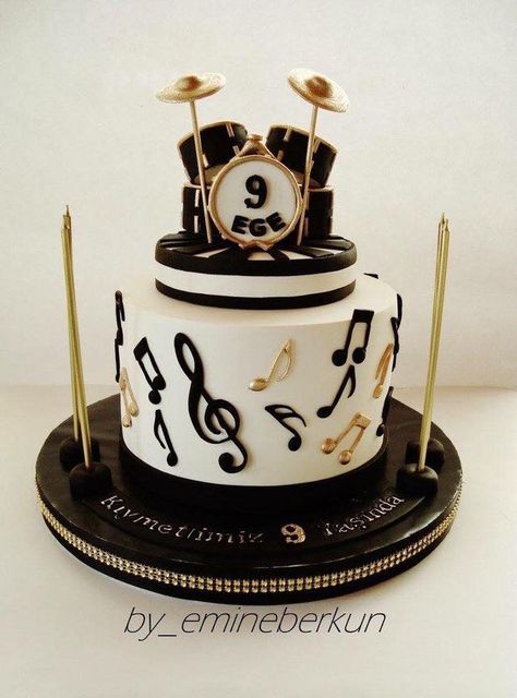 Drums Birthday Cake, Drum Cake Birthday, Drum Cake Ideas, Musical Birthday Cake, Drum Birthday Cakes, Drums Cake, Bolo Musical, Piano Cakes, Music Cakes